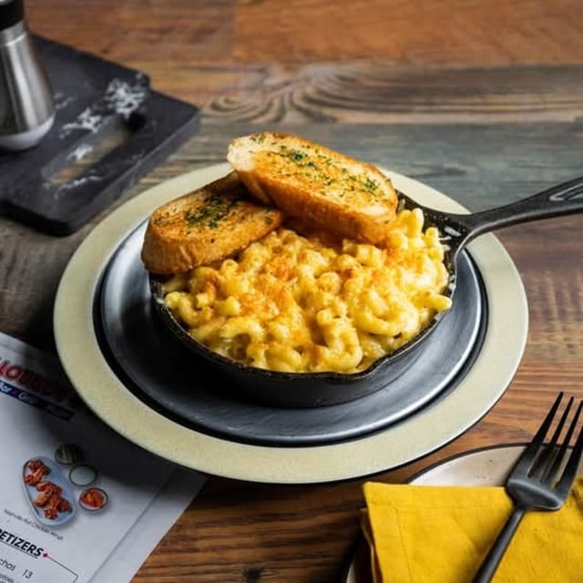 MAC N CHEESE.